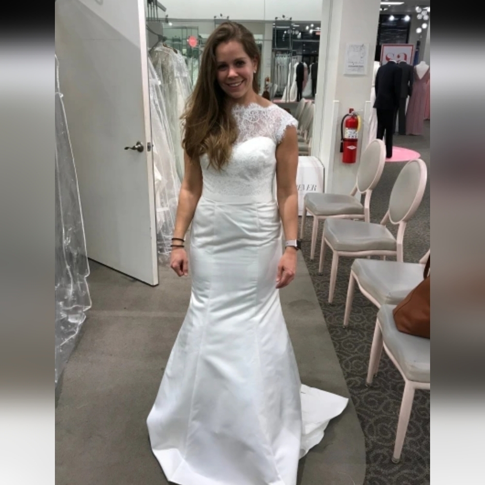 David's Bridal Elegant White Lace Wedding Dress